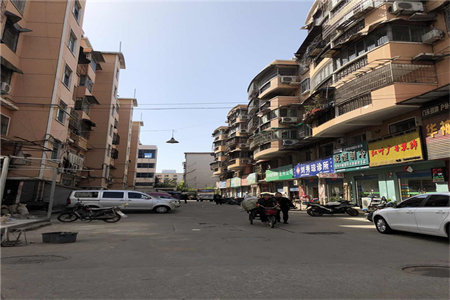 出售泰安学府嘉园3室2厅2卫135平豪华装修